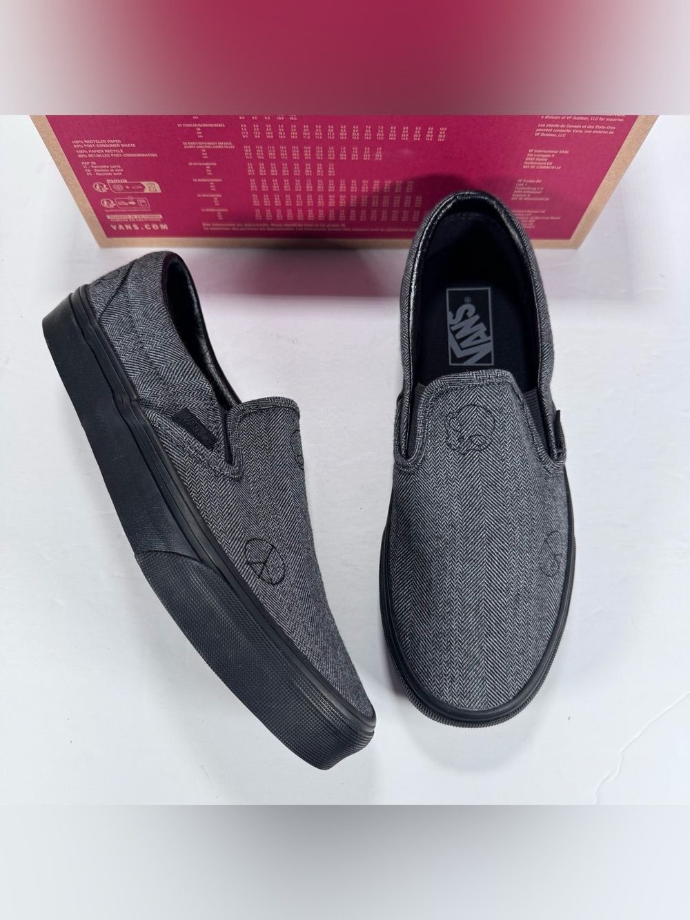 Vans Classic Slip-On Wool Gray Black Skate Shoe Sneakers Women 9 Men 7.5